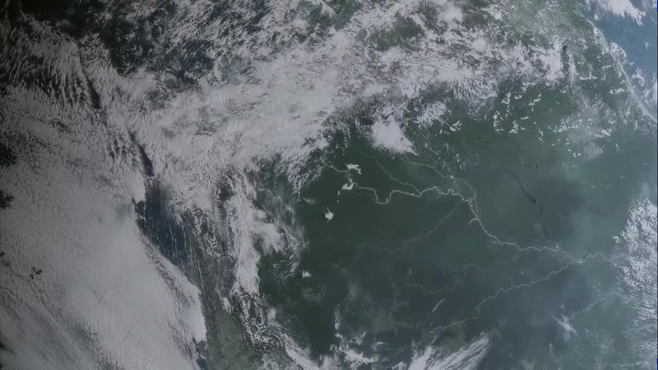 《卫星图像揭示河曲和牛轭湖的形成》中英双语字幕