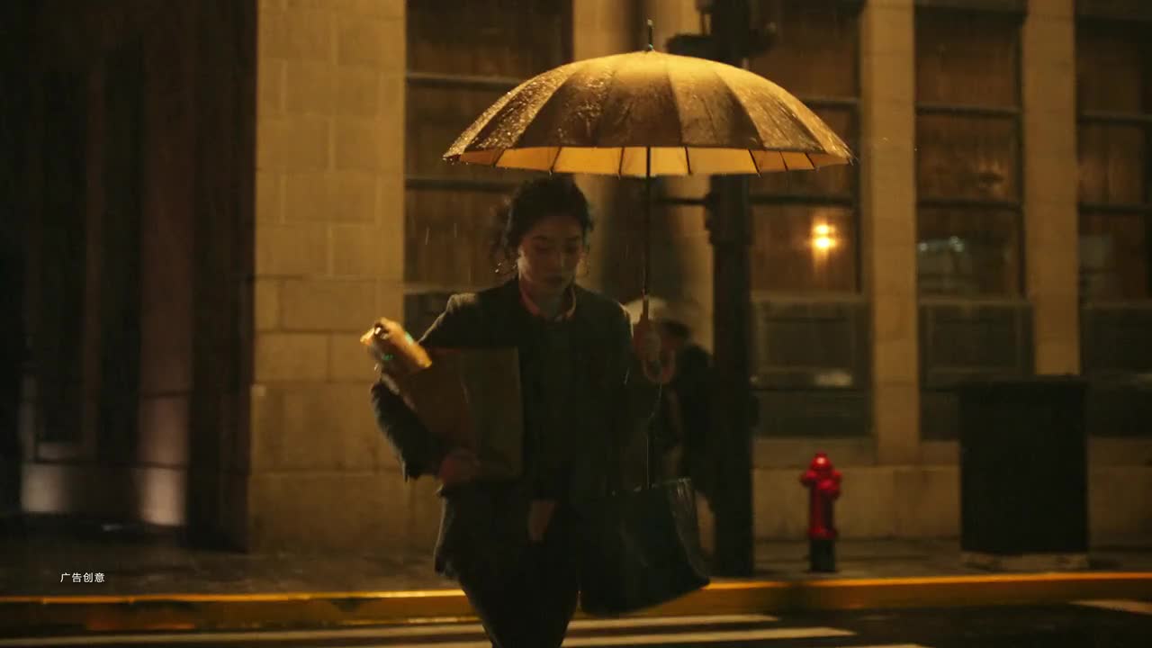 华为智慧屏 V Pro 2022 广告