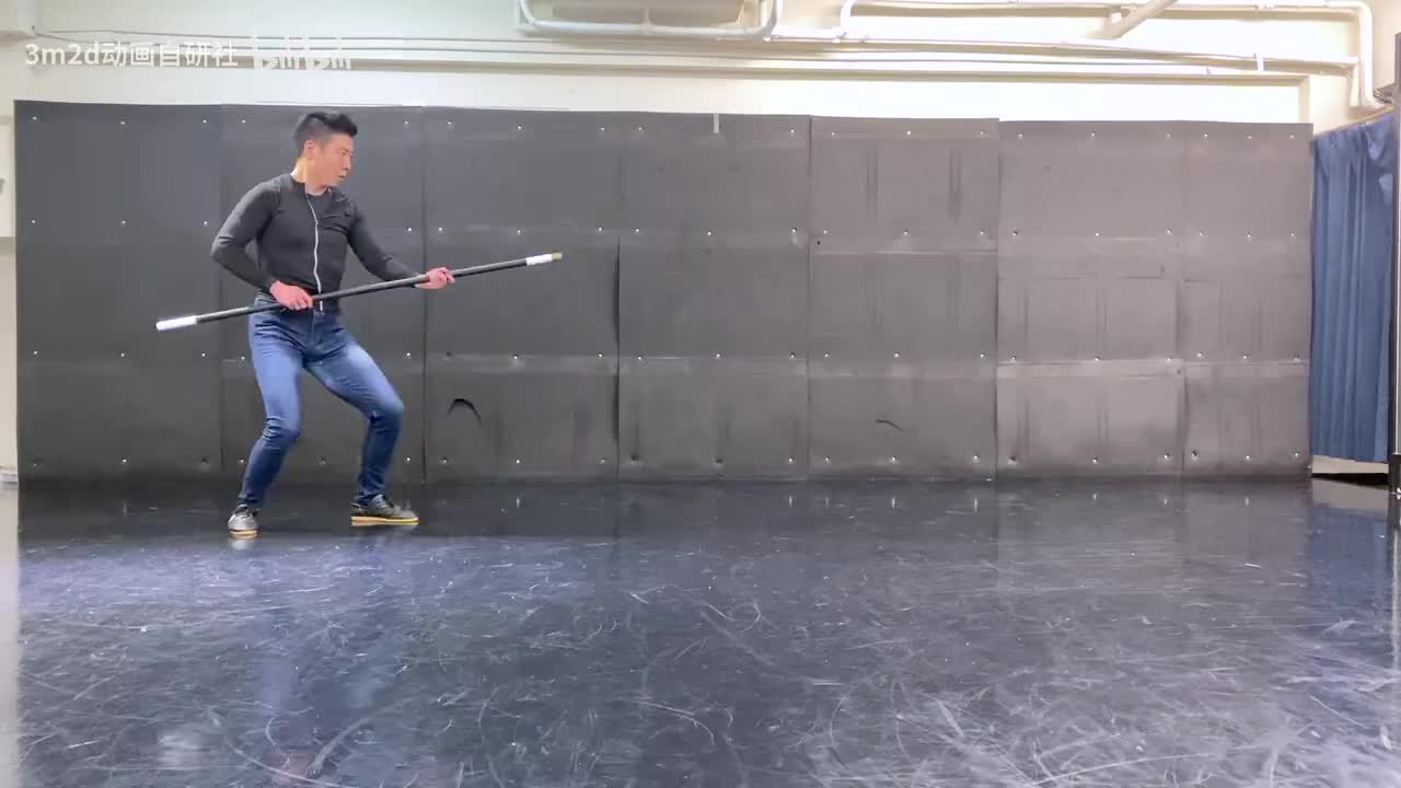 【棍】攻击→脚踢→格挡（推开）