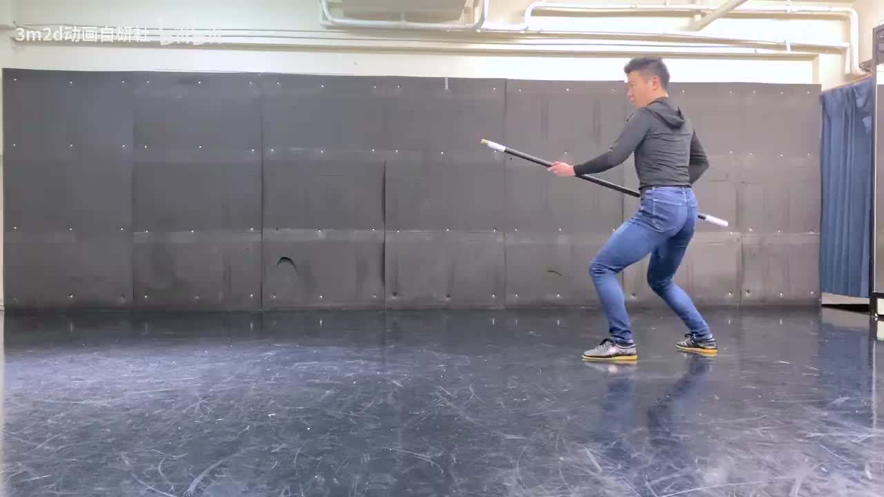 【棍】攻击→格挡（推开）→挥击x2