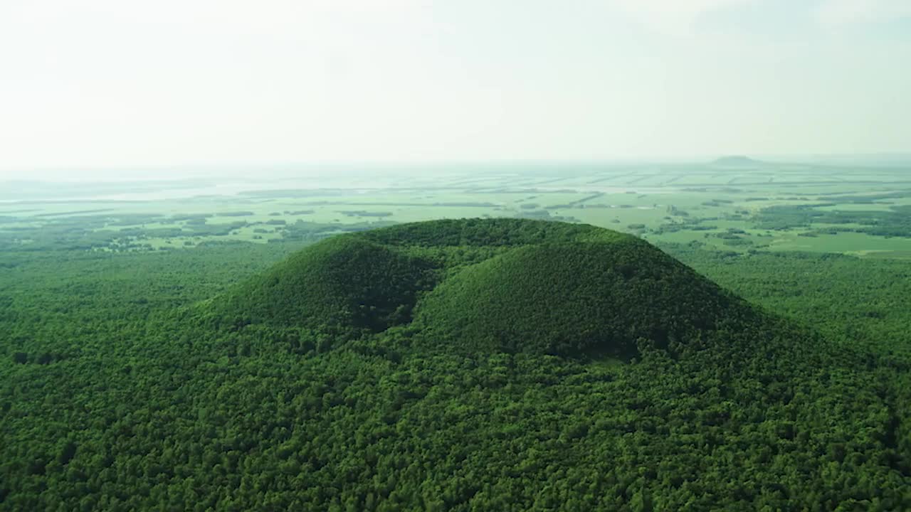 51、五大连池的火山群