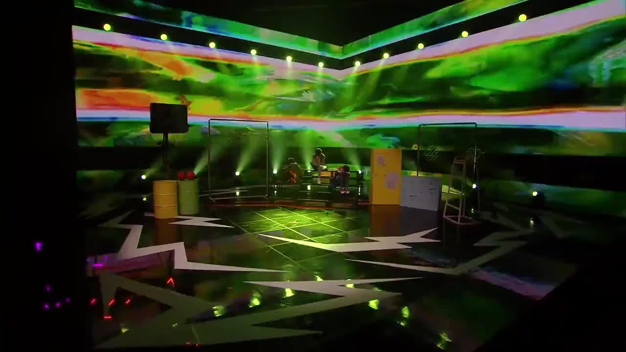 《台风蜕变之战》第5期小组舞台公演纯享版：马嘉祺 贺峻霖 严浩翔《HandClap》