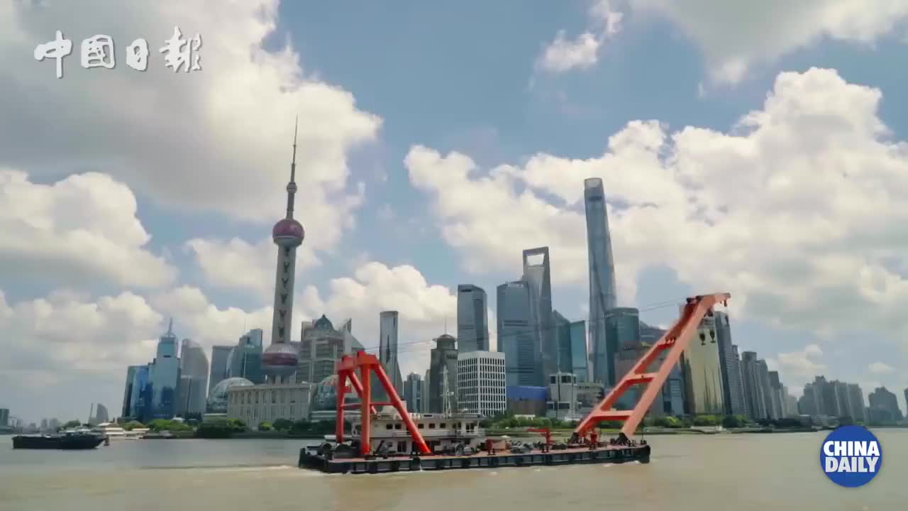 11、Vroom! Shanghai’s auto industry and cityscape race into the future