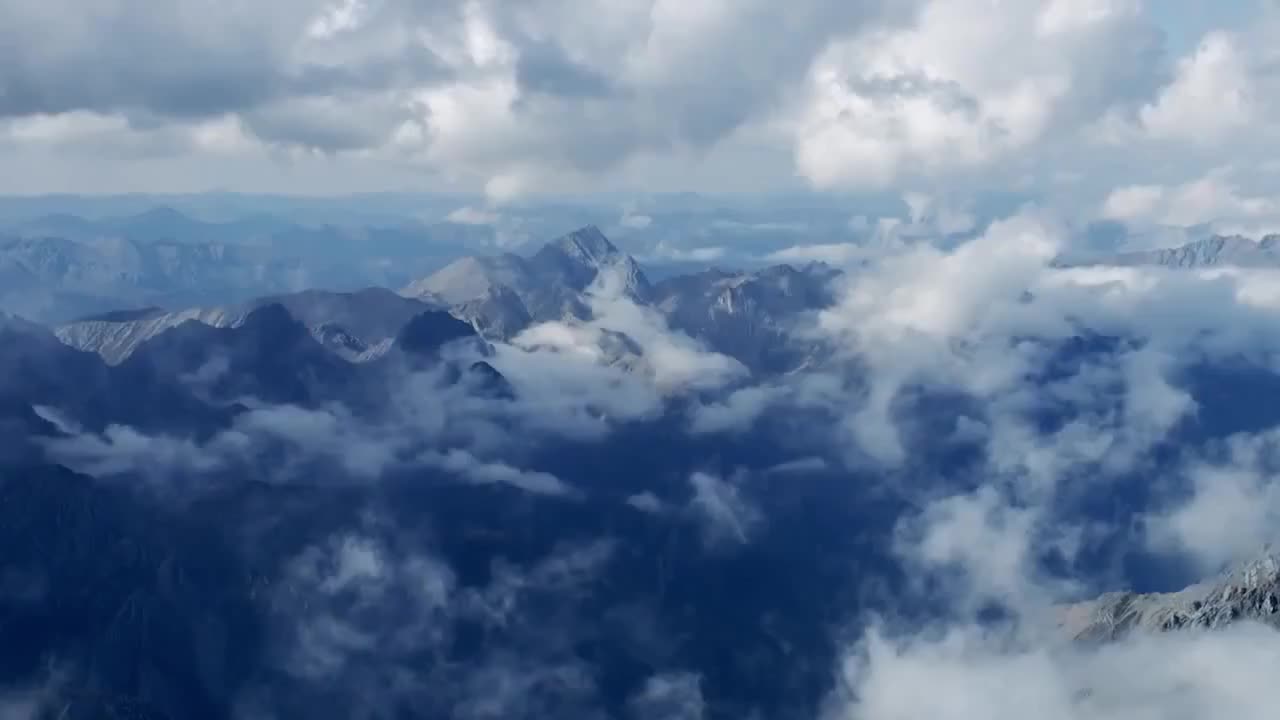 【美丽中国】《Amazing China》双语字幕绝佳英语听力素材，感受中国自然风光-p12-12.多彩之湖[高清版]