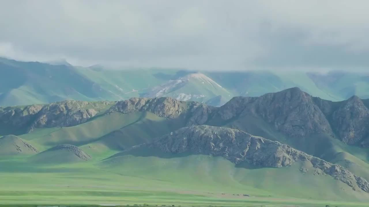 【美丽中国】《Amazing China》双语字幕绝佳英语听力素材，感受中国自然风光-p2-02.巴音布鲁克草原[高清版]