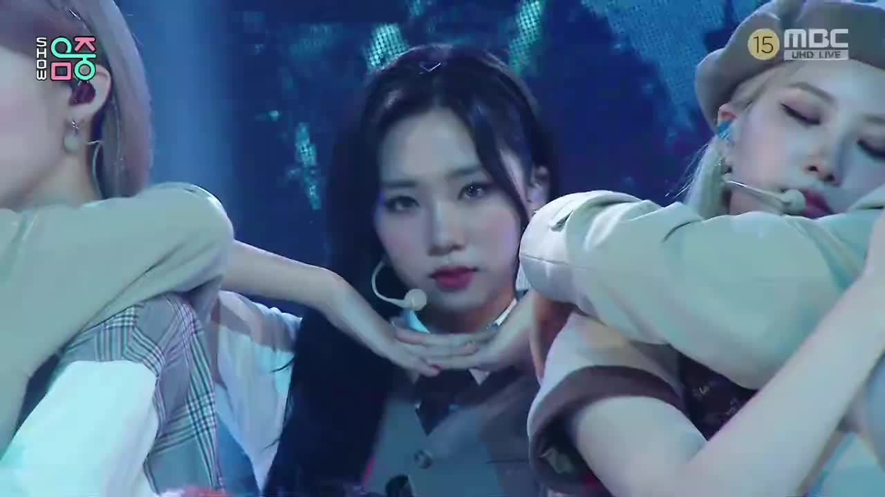 220820 MBC UHD Music Core PURPLE KISS - Nerdy