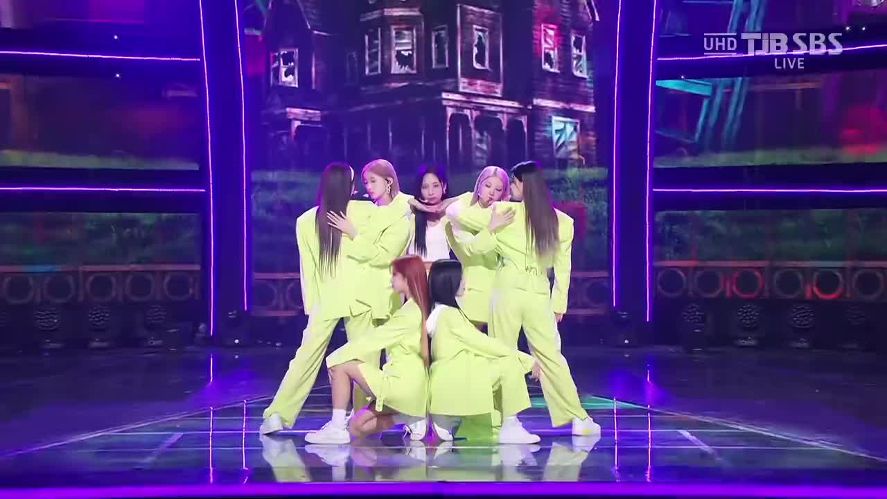 220821 SBS UHD Inkigayo PURPLE KISS - Nerdy