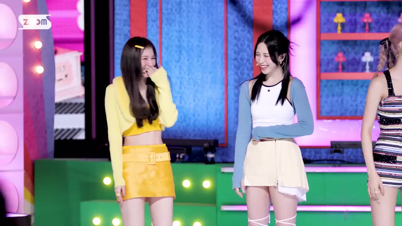 SANA 怼脸直拍 人歌220828