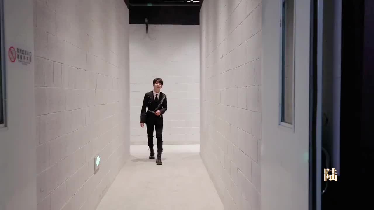 随机掉落彩蛋2：固定机位+后台花絮