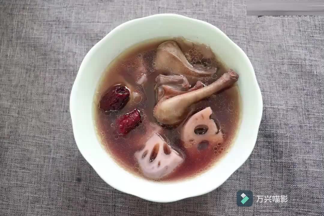 2-29--【气虚质】黑豆莲藕乳鸽汤