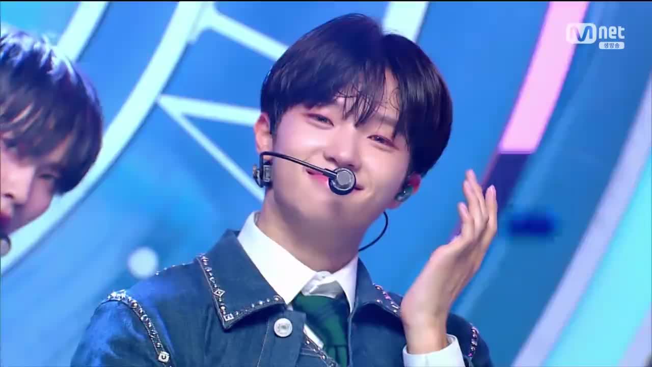 220929 Mnet M!Countdown NMIXX - DICE