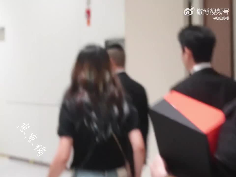 @崽崽橘（超近接下班）