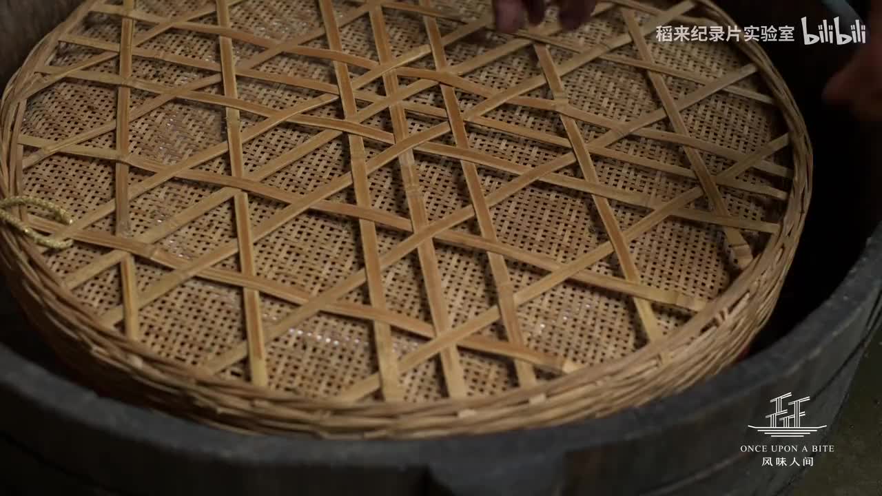 火爆南京街头的乌米饭，居然是这么做的！