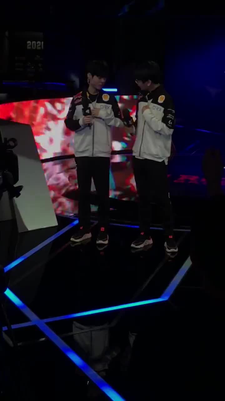 赛后采访（0625驼）