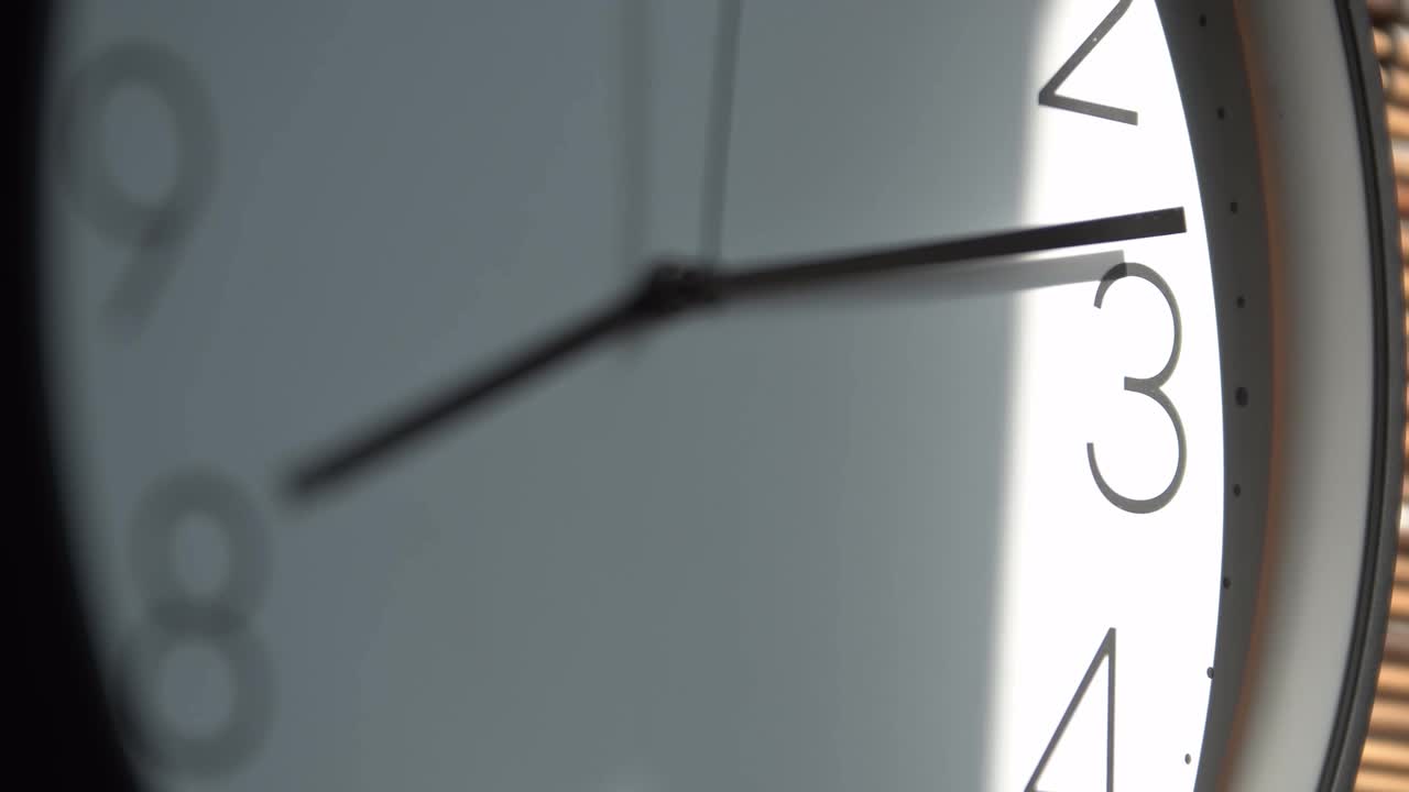 【4K素材】延时钟表时间流逝（1）