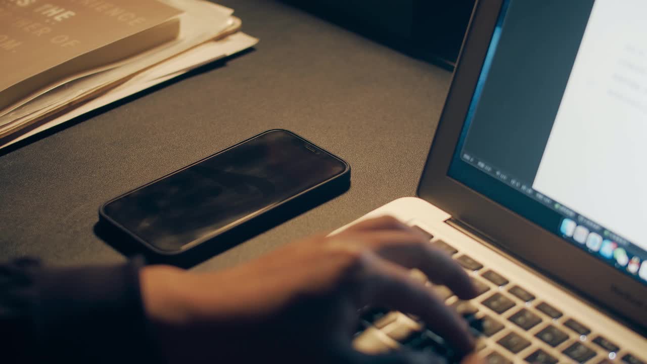 【4K素材】实拍打工人加班视频（3）