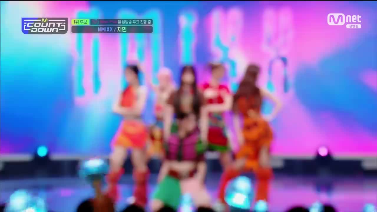 230330 Mnet M!Countdown NMIXX - Love Me Like This