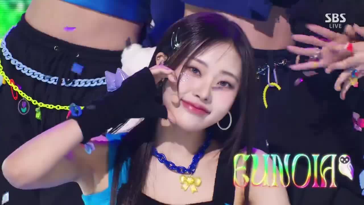230402 SBS Inkigayo CRAVITY - Groovy