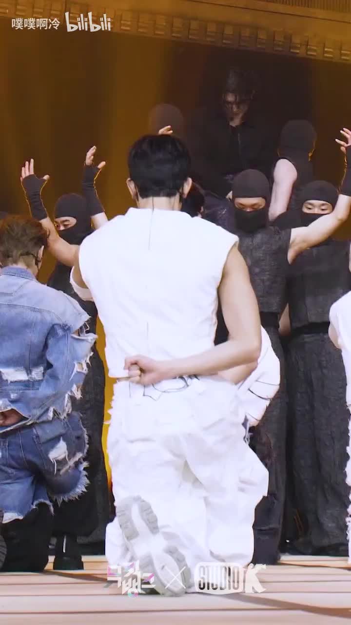 金珉奎竖屏直拍