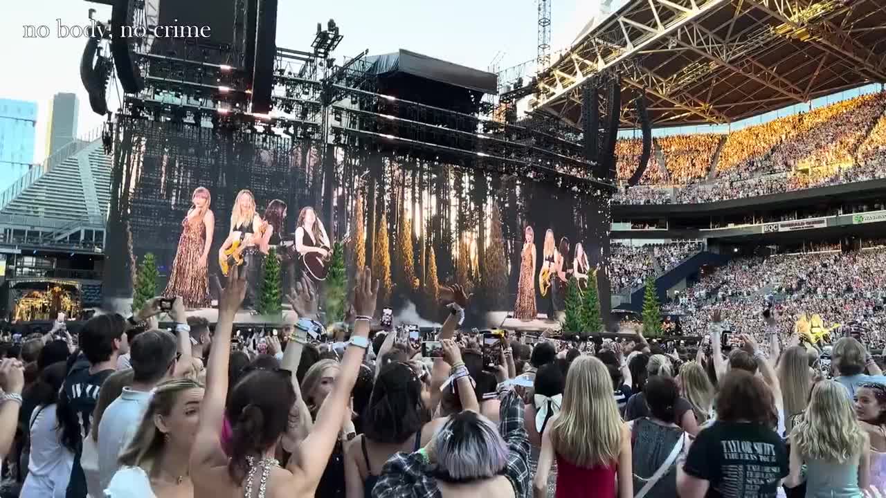 no body no crime (feat. HAIM) (Seattle, 7/22/23)