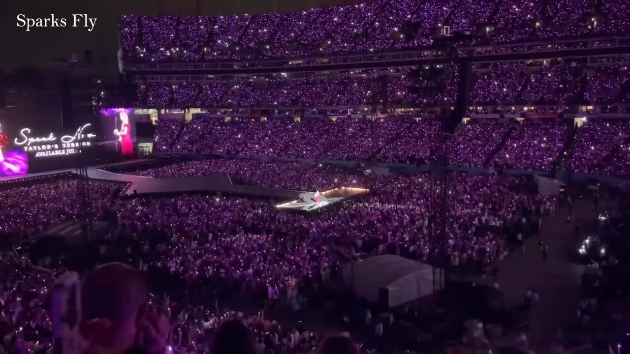 Sparks Fly+Teardrops On My Guitar (Nashville, 5/05/23)