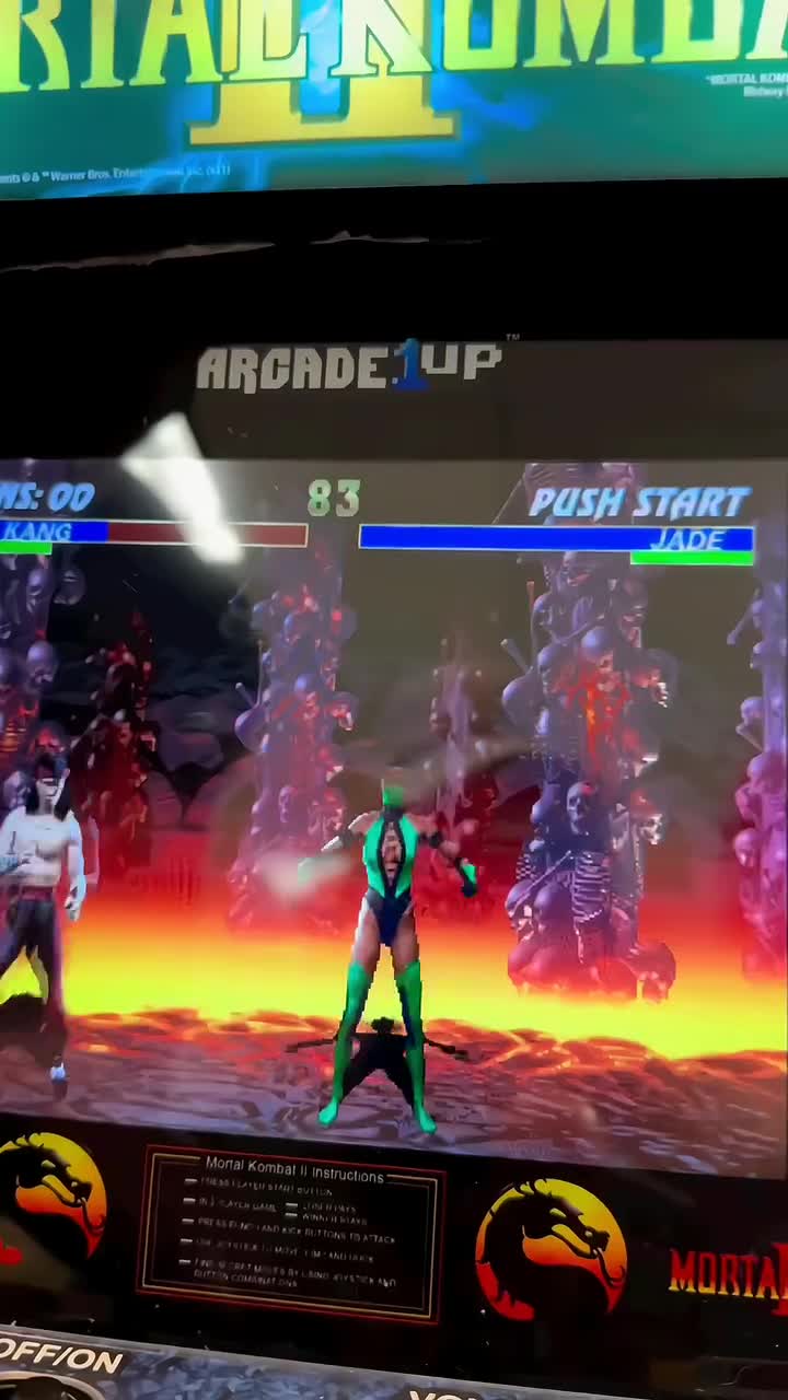 大力王与朋友打街机