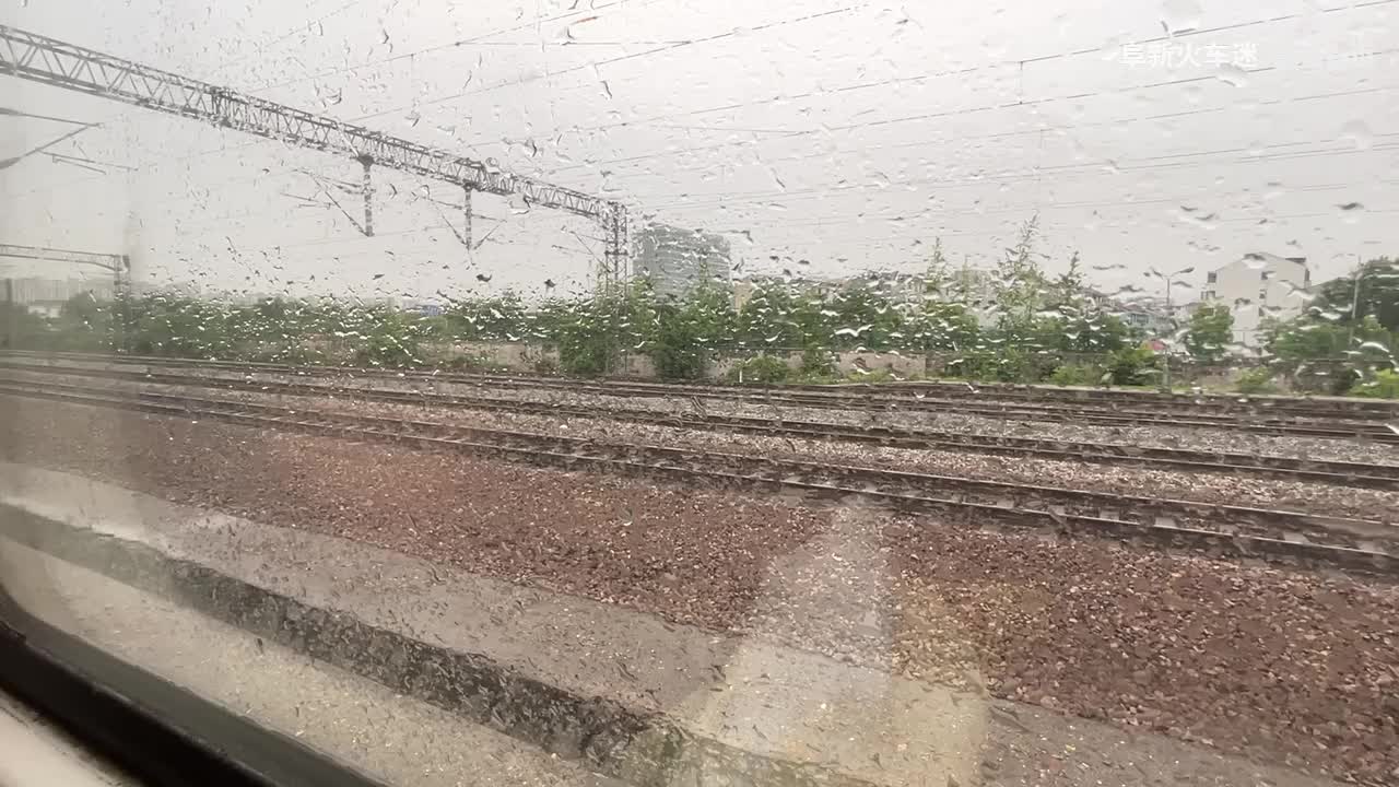 1227次浒墅关站待避K807次 无锡—怀化