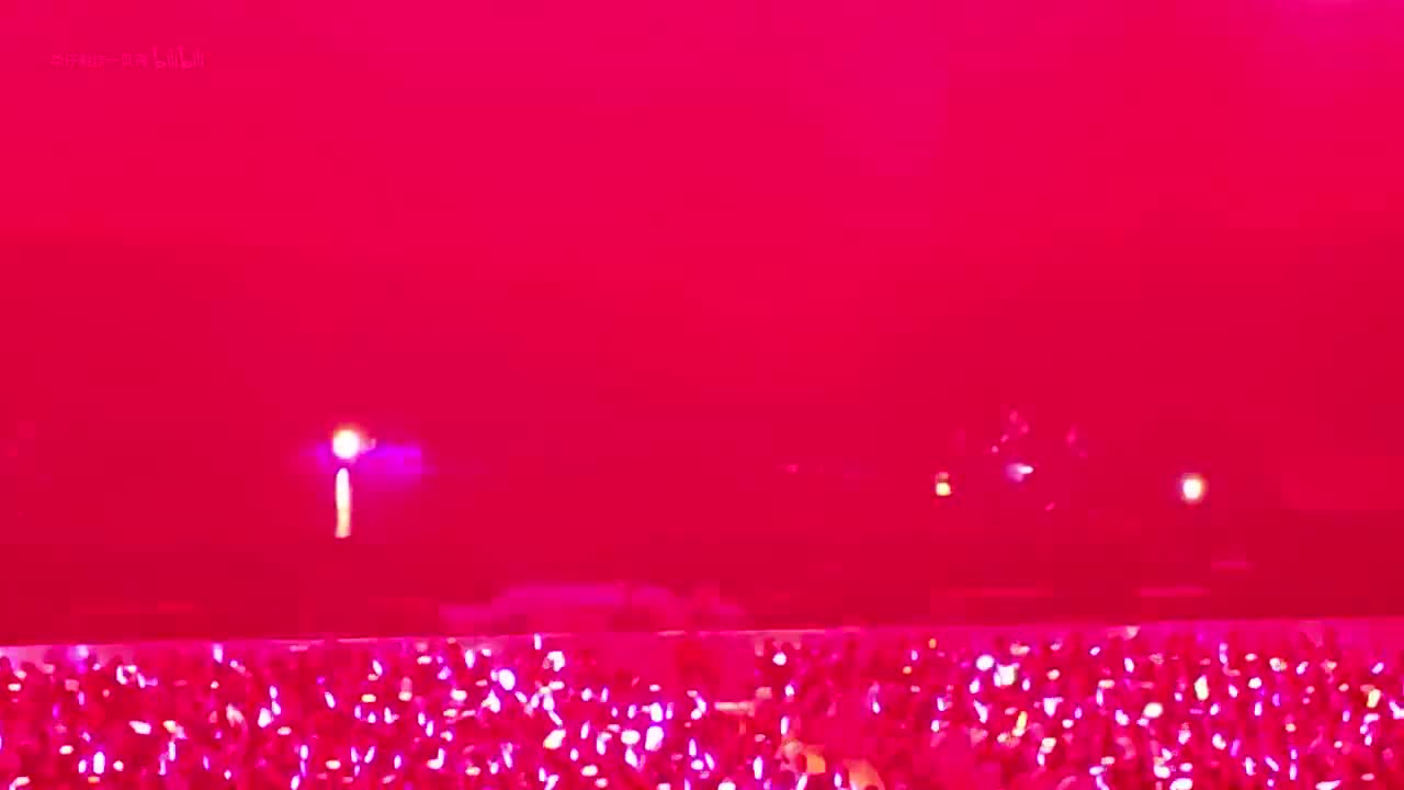 1、【4K】王心凌 - BITE BACK SUGAR HIGH 世界巡回演唱会 福州站 完整版正面舞台