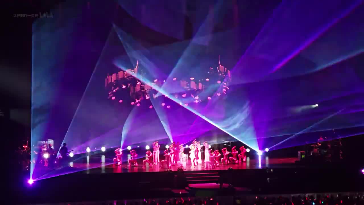 2、【4K】王心凌 - baby boy SUGAR HIGH 世界巡回演唱会 福州站 完整版正面舞台