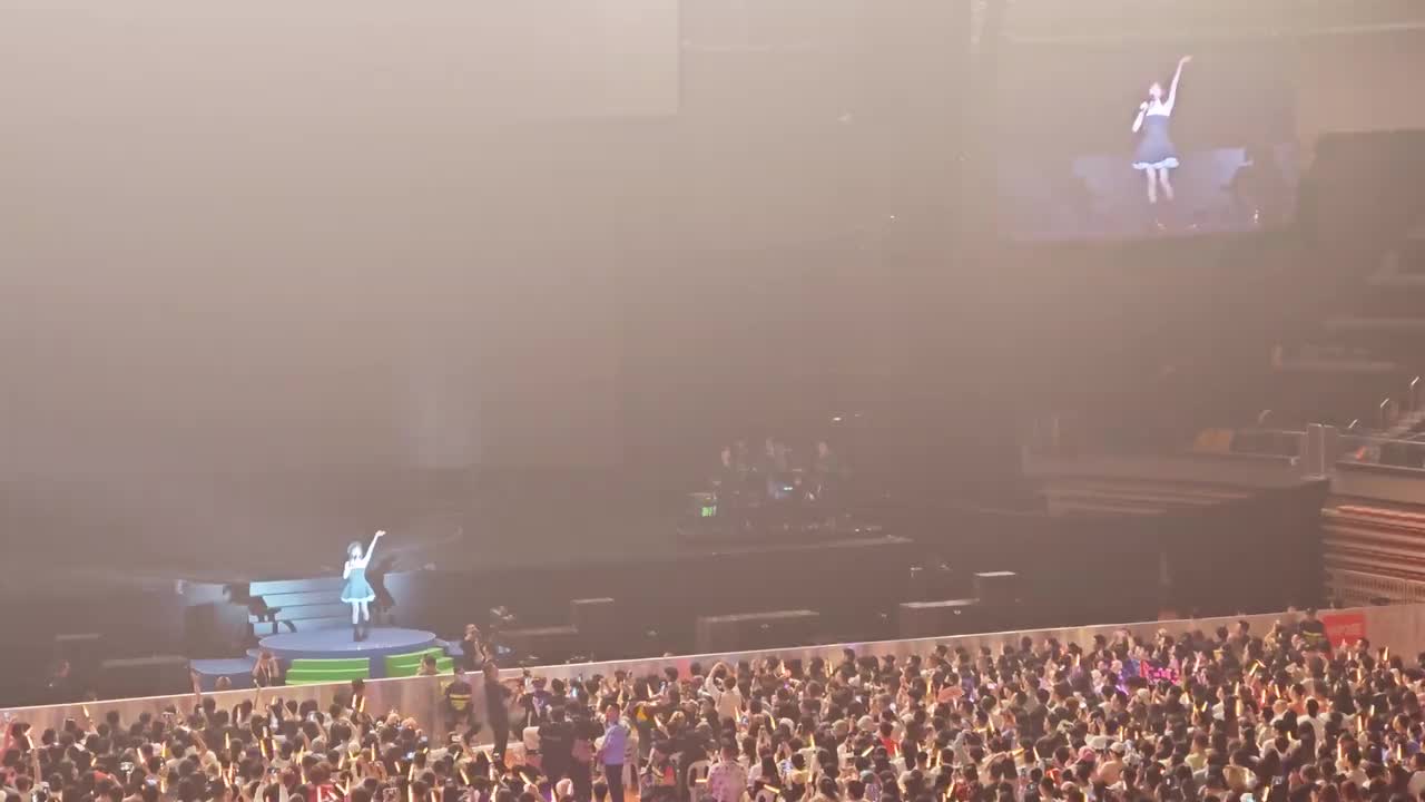 18、【4K】王心凌 - 爱你 SUGAR HIGH 世界巡回演唱会 福州站 完整版正面舞台