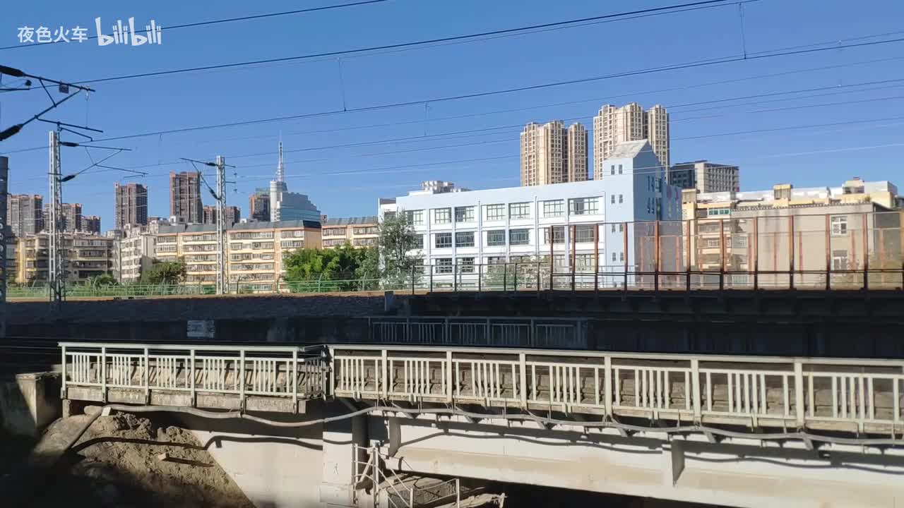 20221126-昆明大观桥HXN5B牵引0K2285通过