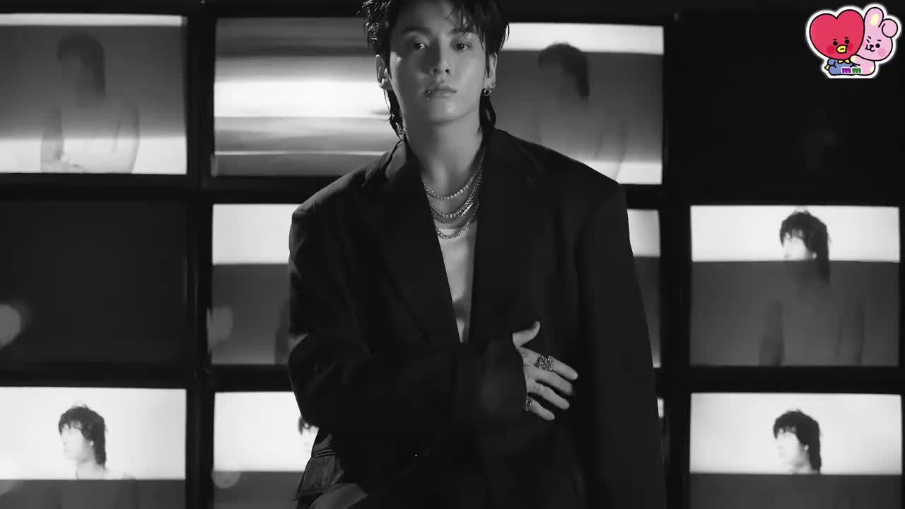 231106 《GOLDEN》内页拍摄花絮