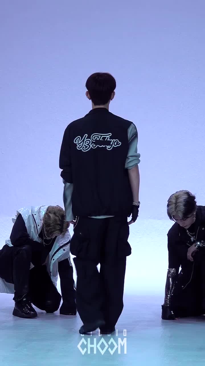 231108 CRUSH STUDIO CHOOM