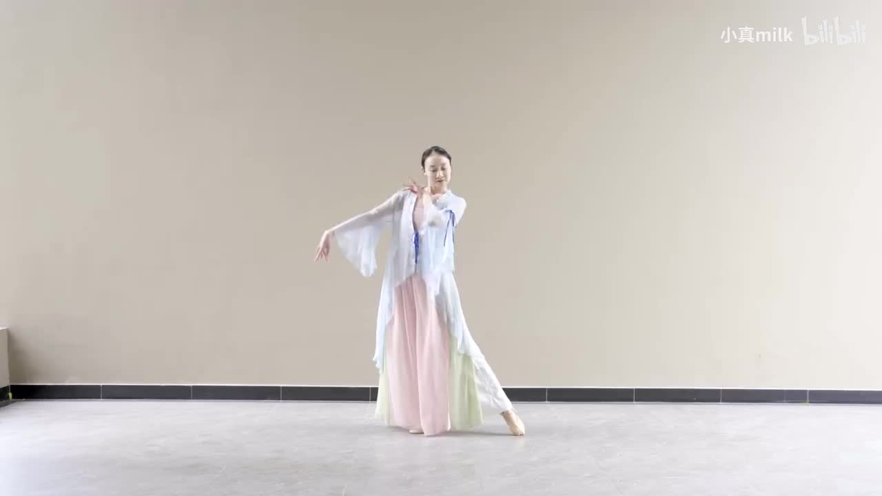 《卿卿日常》超详细免费舞蹈教程。这 世 间 的 舞 者 灵 气 复 苏 了 ？