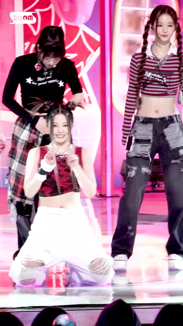 230326 Love Me Like This 人气歌谣