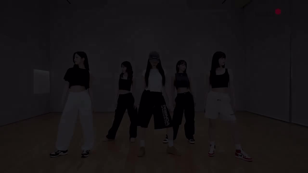 Eve，Psyche & The Bluebeard's wife (Moving ver.)