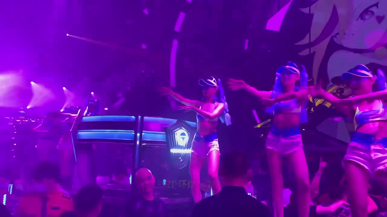 115. 3D环绕 (Remix) - 7妹