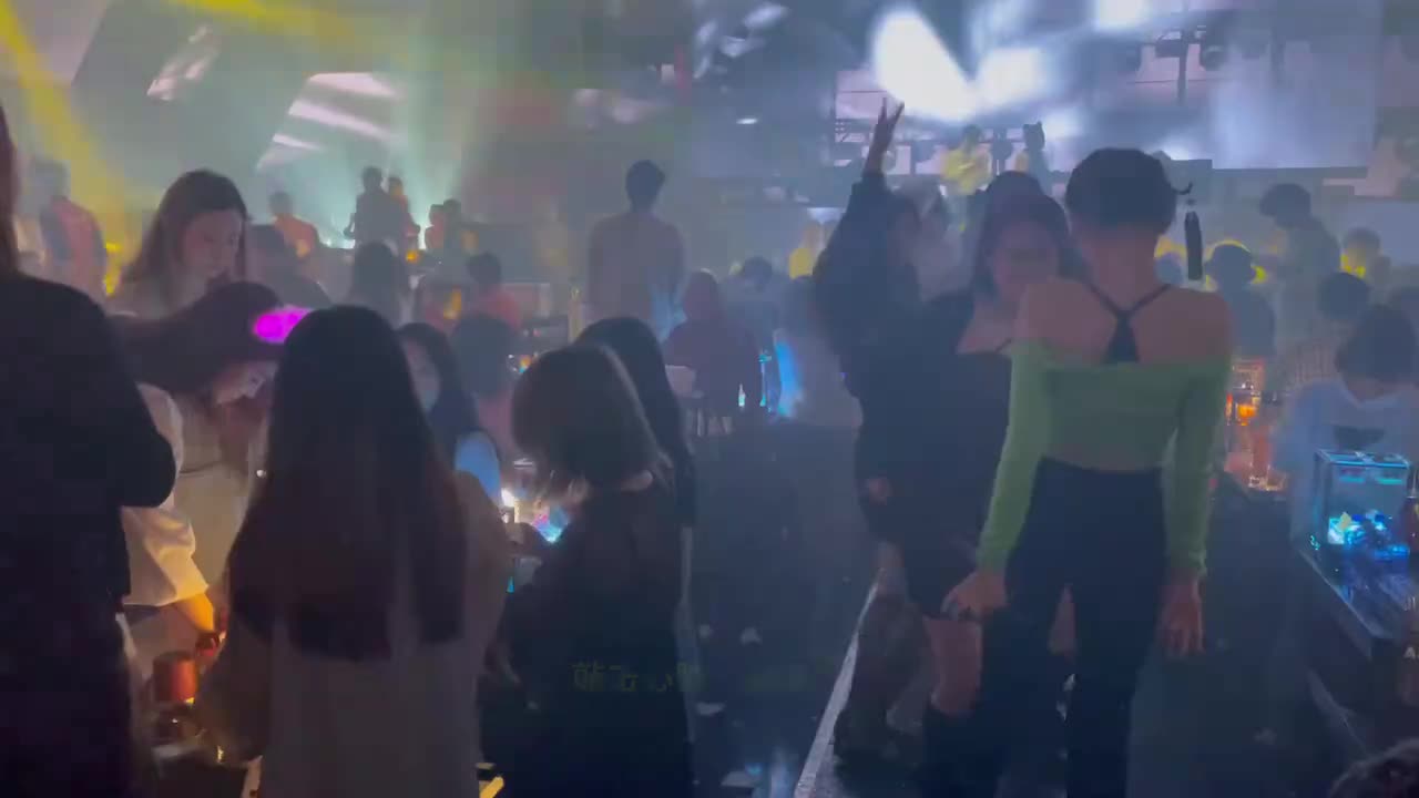 081. 敲击心脏 (DJ环绕版) - 赵非凡