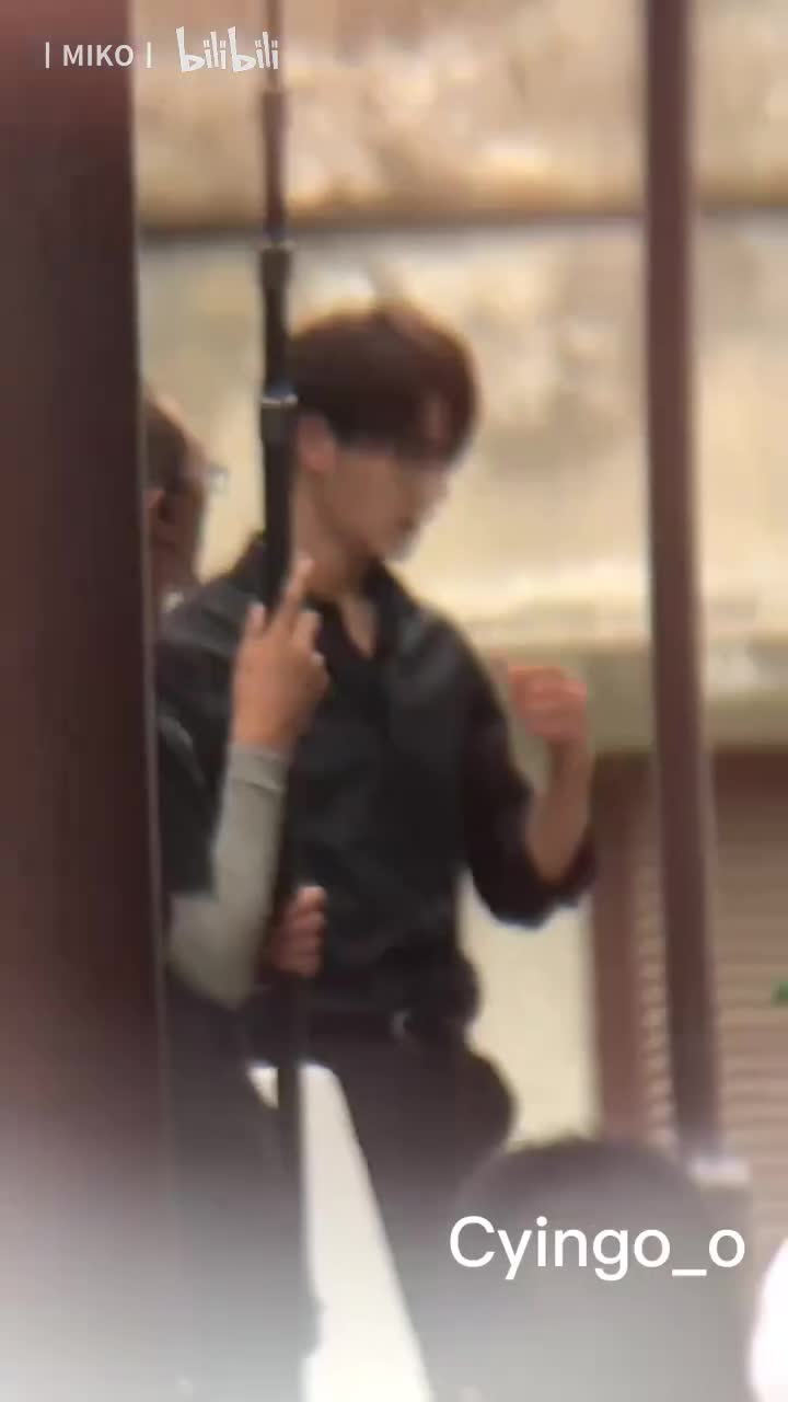 新月饭店cr：logo