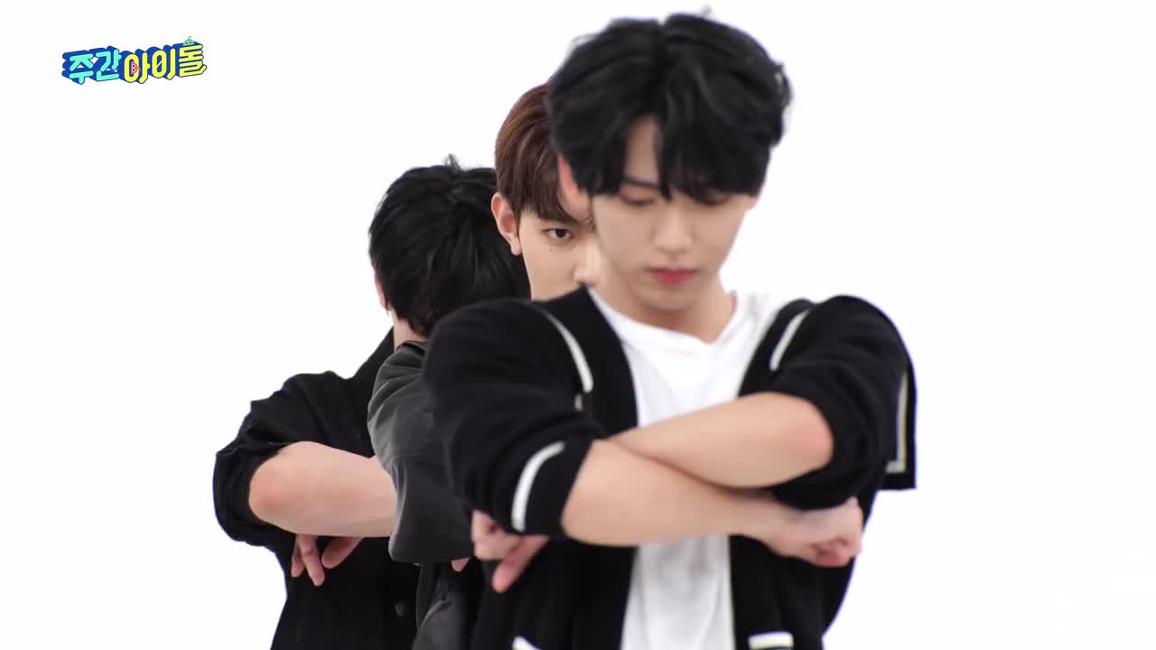 240522 Feel the POP 周偶 横版