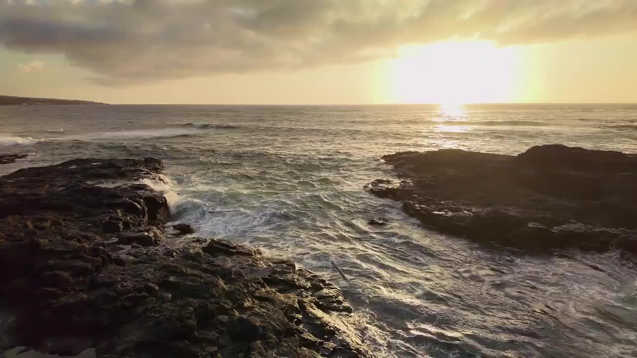 黄昏下的大海空镜 海洋 海鸥 #3175