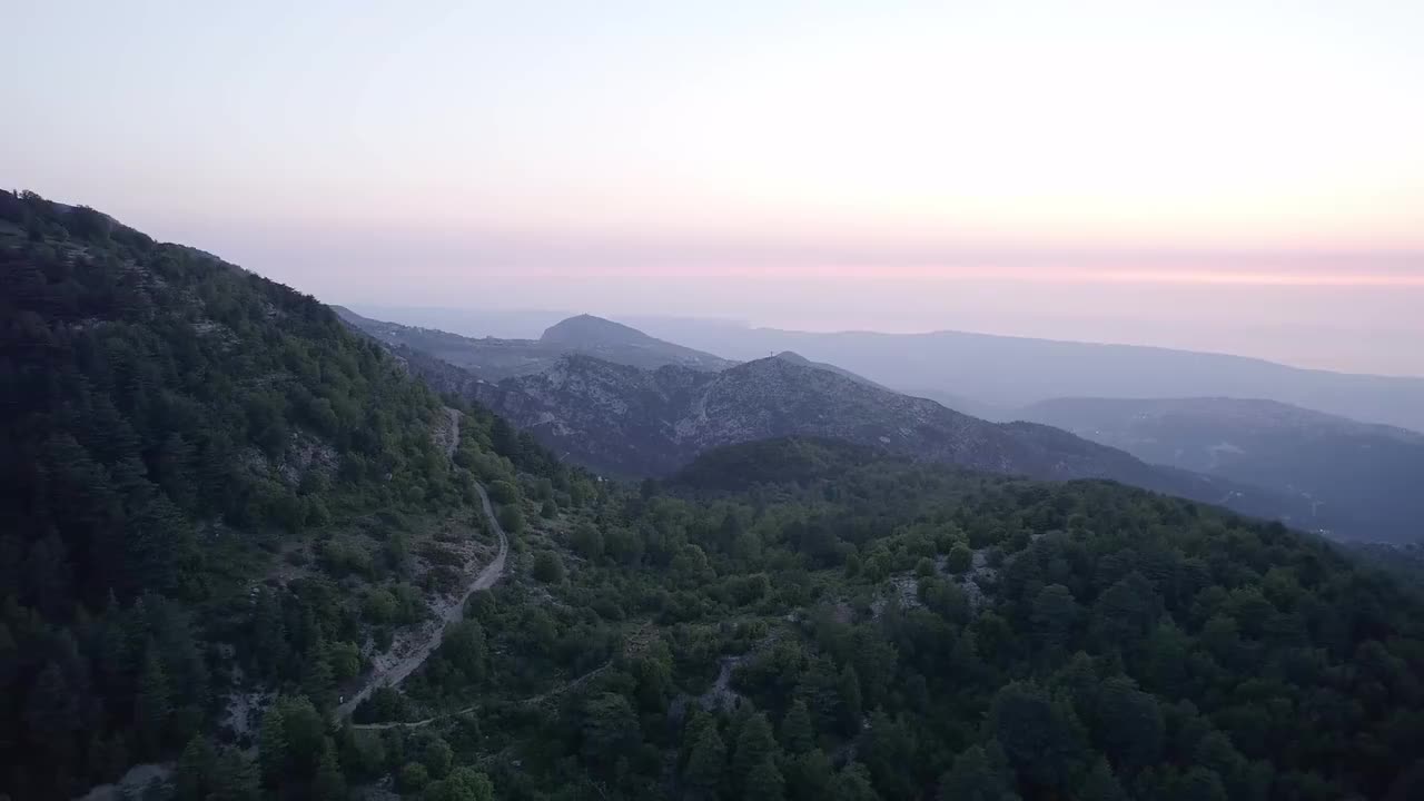 清晨的山脉 #1198