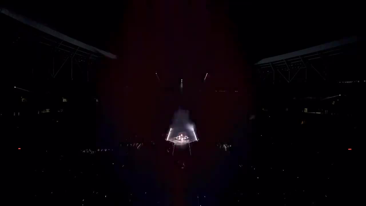 歌曲《Lucky Chances》武汉