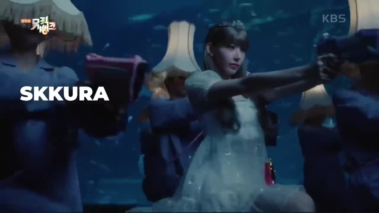 LE SSERAFIM - 1-800-hot-n-fun 打歌舞台