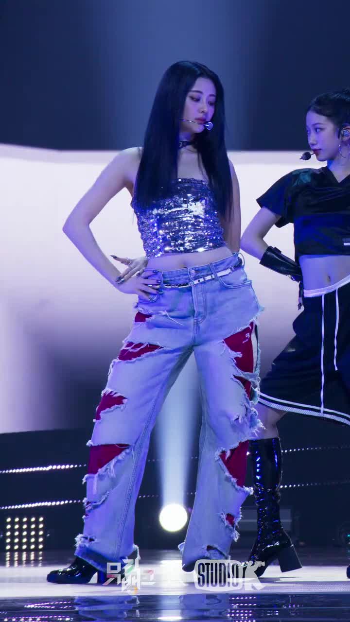 许允真 HUH YUNJIN 竖版直拍