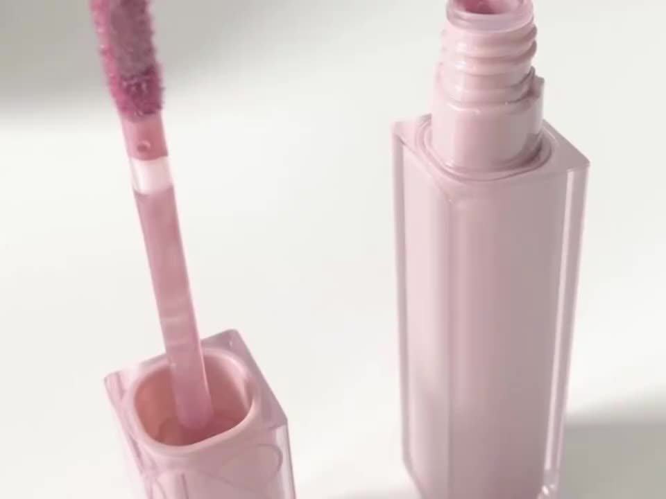 lip gloss in ur ear asmr