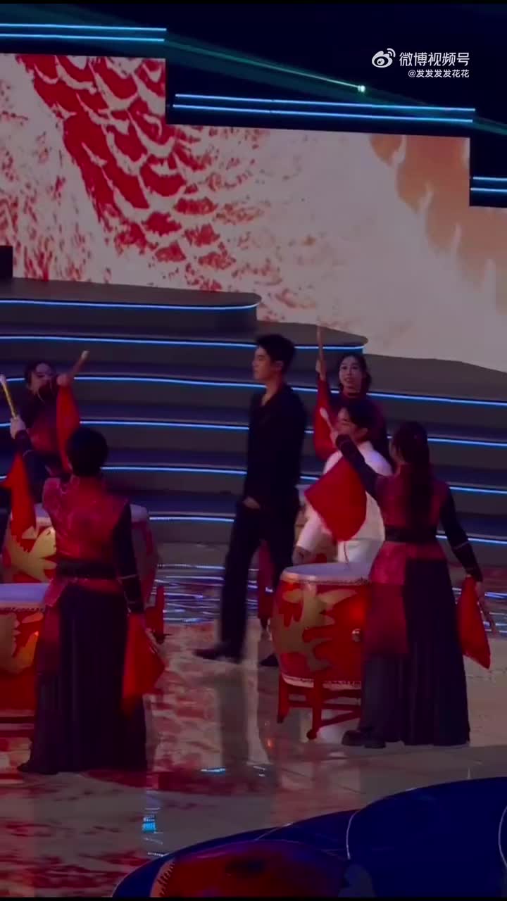 肖战-天地龙麟+大中国饭拍合集