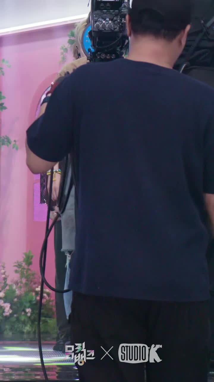 11.22 音银 飞吻 李帝努直拍