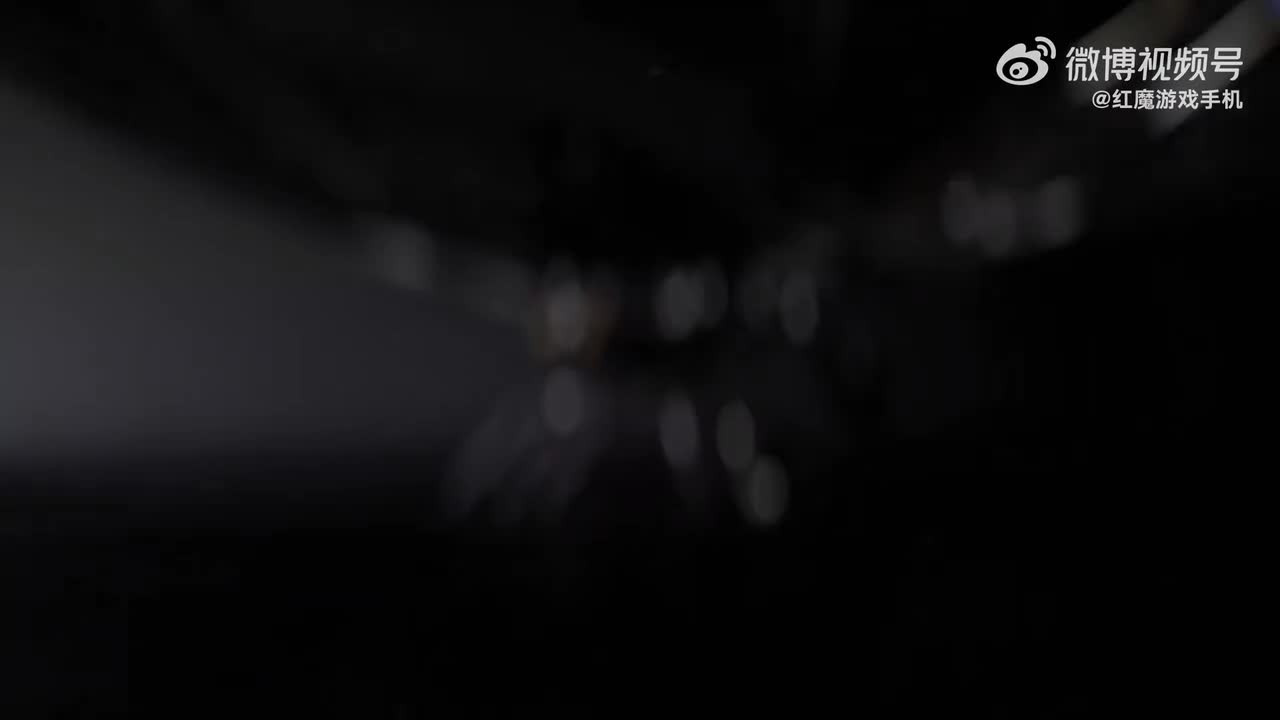 红魔 10 PRO 5G 系列广告