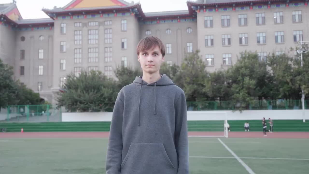 《俄罗斯小伙的哈尔滨之旅》